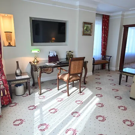 Stone Bridge Otel