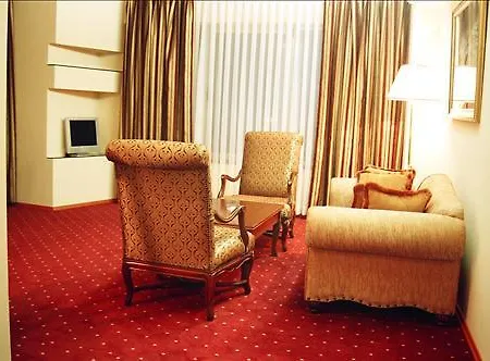 Stone Bridge Otel 4*